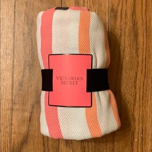 **NWT** never used VS beach blanket